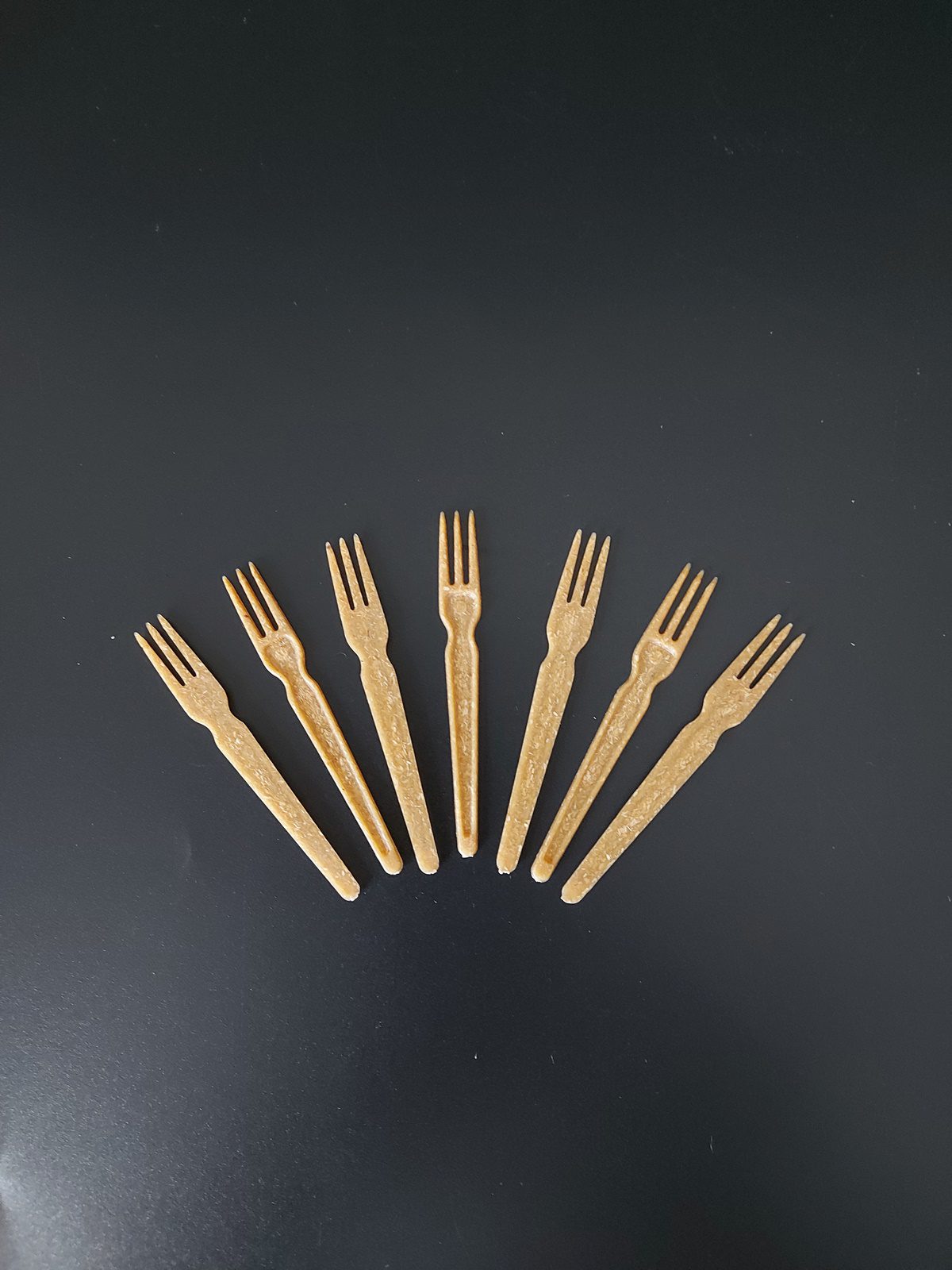 Vidlička/napichovátko na hranolky eko kompozit dřevo/plast WPC 8 cm (1000 ks) - Obrázek 3